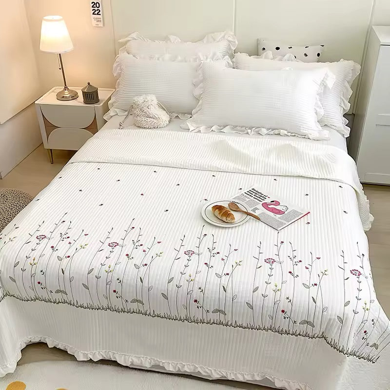 3 pc Korean Princess Ruffles Flowers Embroidery Summer Quilt Bedspread on the bed Quilt Air-conditioning Blanket Bedding Set