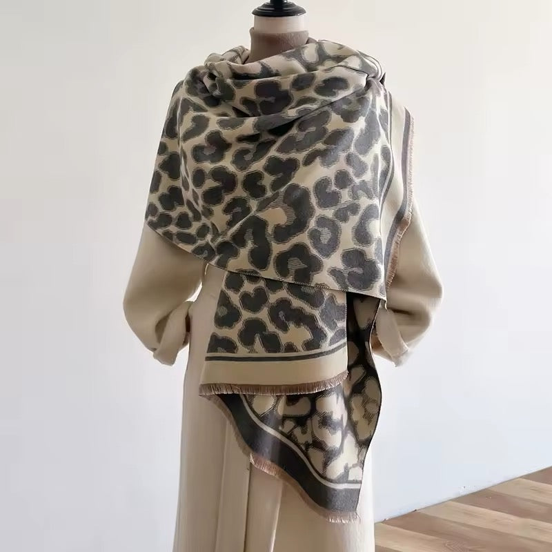 New Scarf Leopard Print Scarf Thickened Animal Cheetah Print Warm Cashmere Double Sided Scarves Luxury Pashmina Viscose Wool Fashion Shawl Women Allure UK