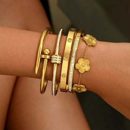 Europe and the United States hot stainless steel four-leaf clover lucky bracelet fashion women's nail bracelet gold bangles Jewellery Accessory